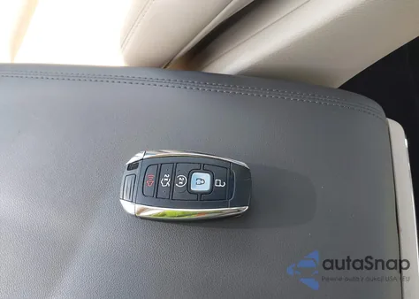 2017 Lincoln Continental Reserve из США, поврежденный, VIN 1LN6L9RP7H5606265